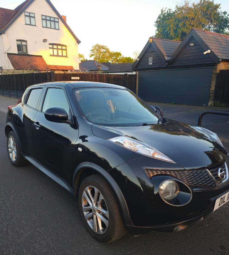 Very LOW Mileage Nissan JUKE, 4 BRAND NEW TYRES !!Hatchback, 2012, Semi-Auto, 1598 (cc), 
