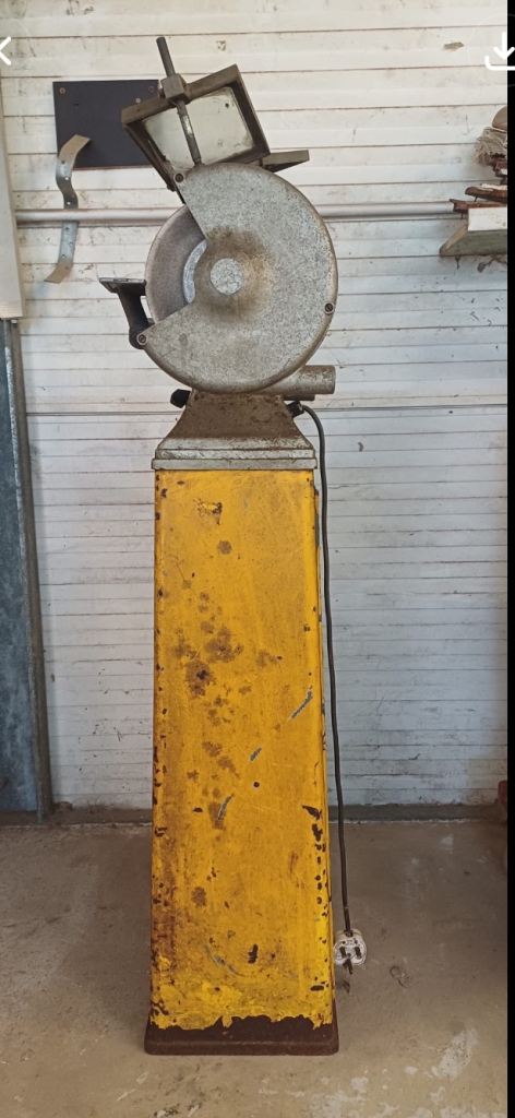 Elliott Model 8 Industrial Pedestal Bench Grinder – 1½HP – Single Phase