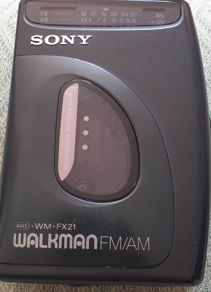 Sony walkman FX21 radio cassette player.  Spares or repair 