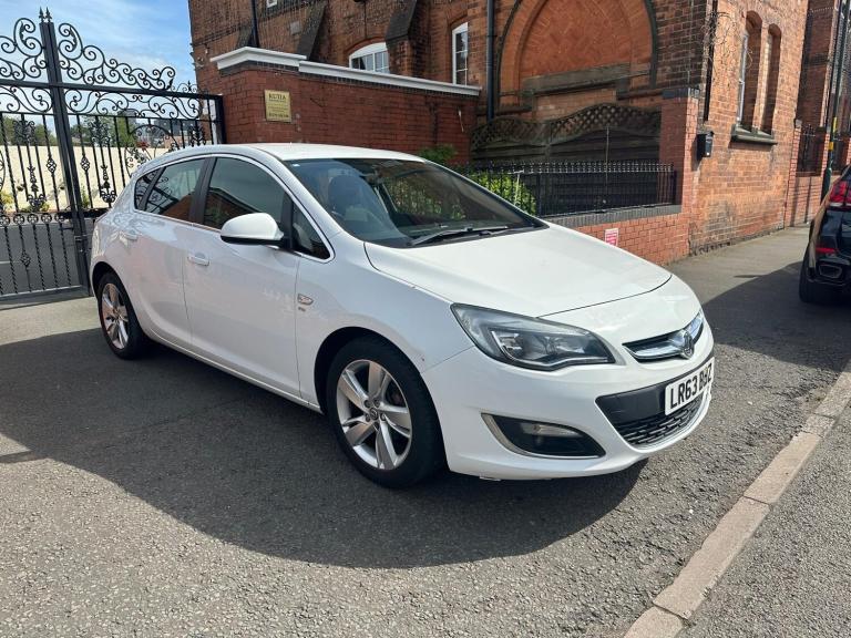 2013 Vauxhall Astra 1.6i 16V SRi 5dr HATCHBACK Petrol Manual