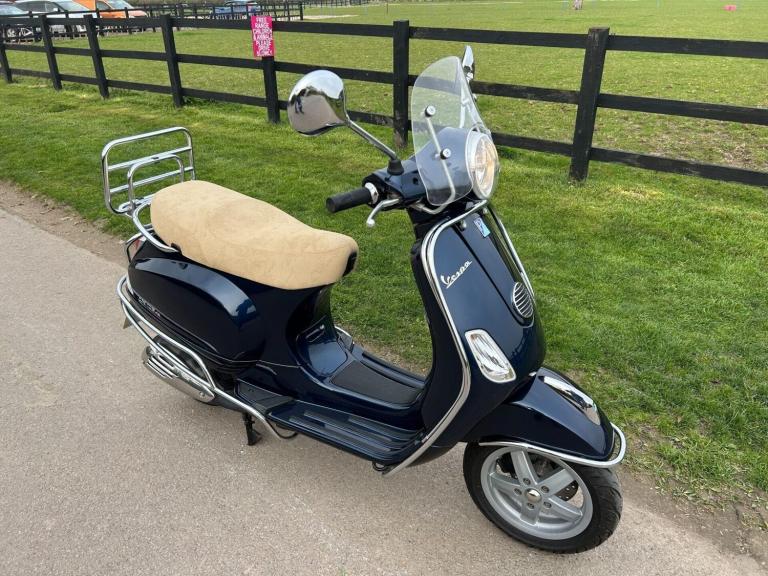 2010 Piaggio Vespa 125 Scooter Petrol Automatic
