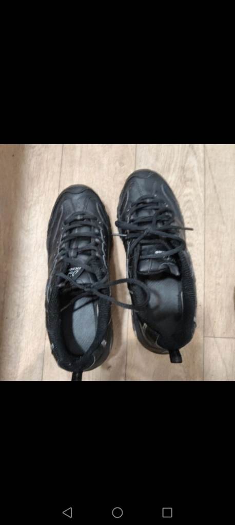 Black sketcher trainers size 7 