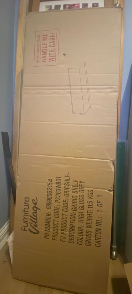 ‘Grigio’ light grey gloss shelf