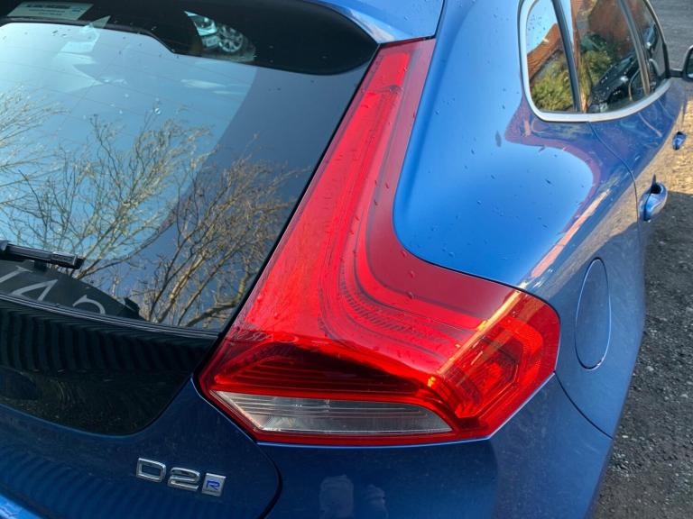 2016 Volvo V40 D2 [120] R DESIGN Nav Plus 5dr HATCHBACK DIESEL Manual