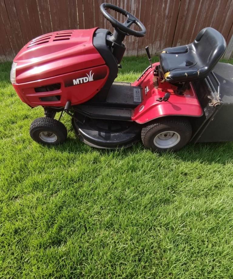 Mtd ride on lawnmower 