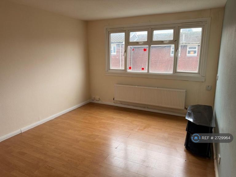 1 bedroom flat in Shoreham Close, Croydon, CR0 (1 bed) (#2729964)