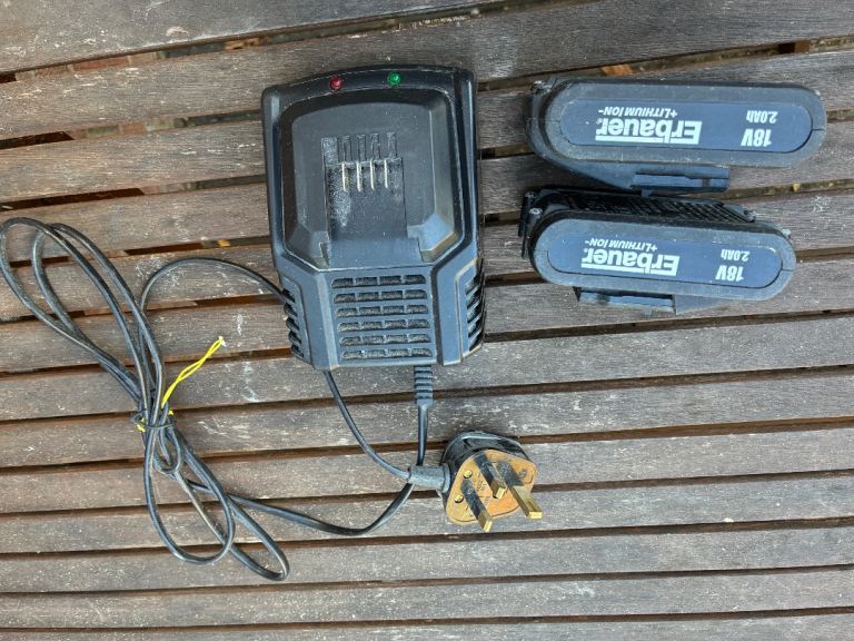 Erbauer batteries (2No) and charger