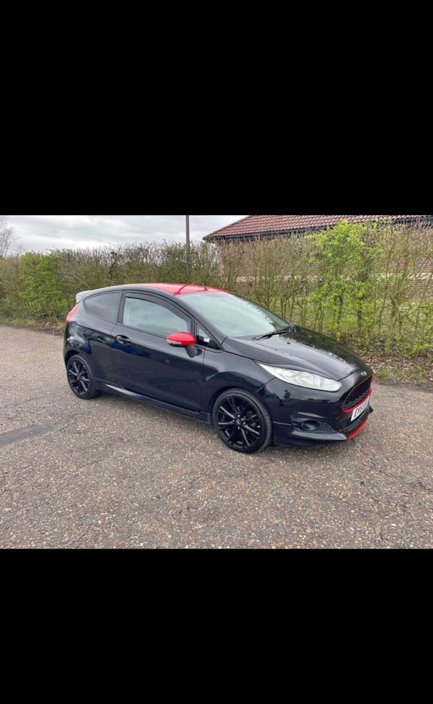Ford Fiesta Zetec S Black Edition (2015)