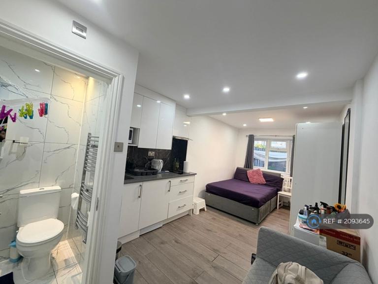 1 bedroom in Cadogan Close, Harrow, HA2 (#2093645)