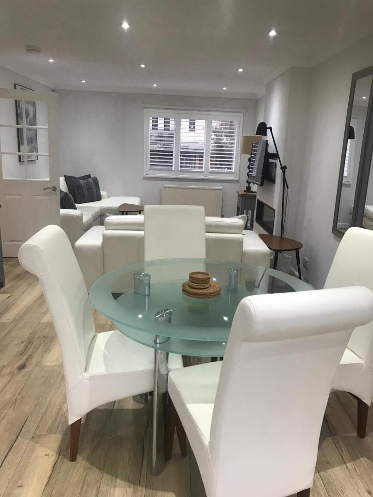 Detached House in Quiet Estate