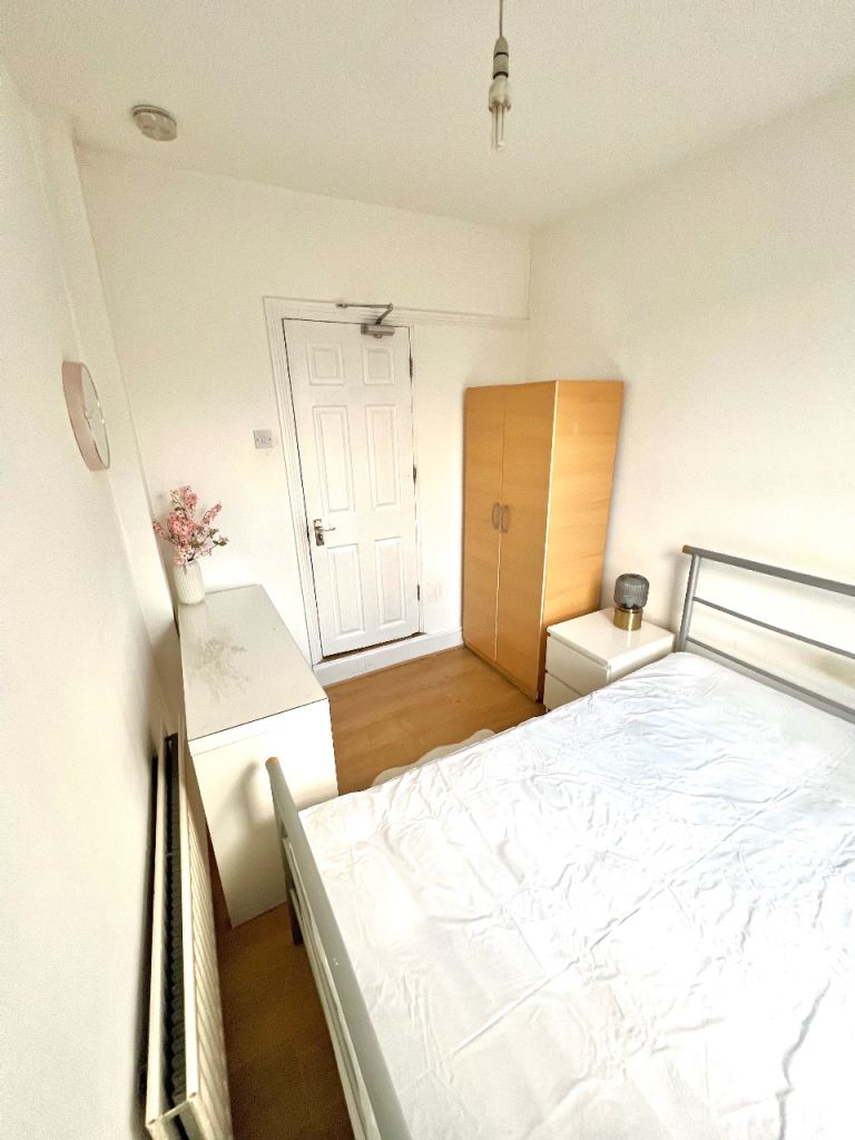 STUNNING DOUBLE ROOMS TO RENT IN LEYTON