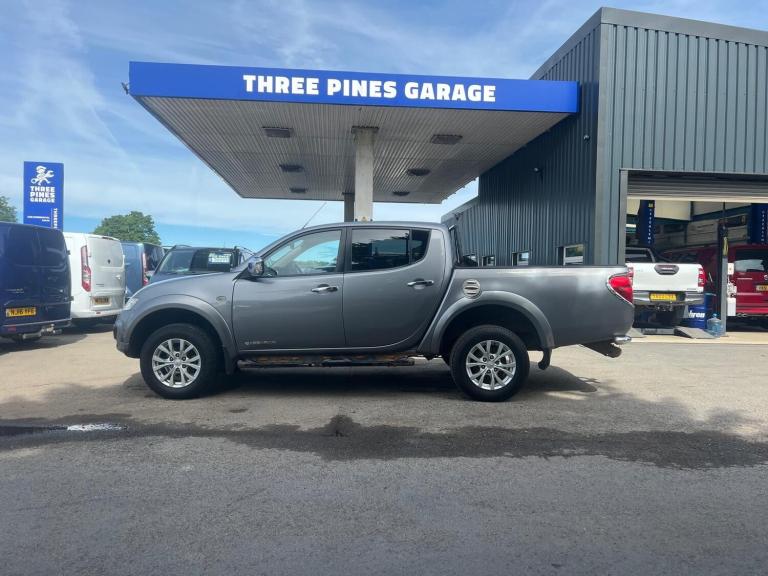 Mitsubishi L200 Double Cab DI-D Barbarian 4WD 176Bhp FSH Great Spec No Vat 