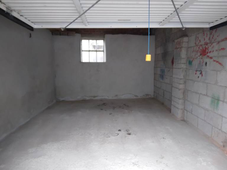 Secure lock up storage unit for rent near Holsworthy