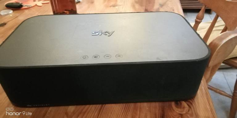 Sky SB100 Devialet Digital Soundbox Speaker. Bluetooth. Hdmi