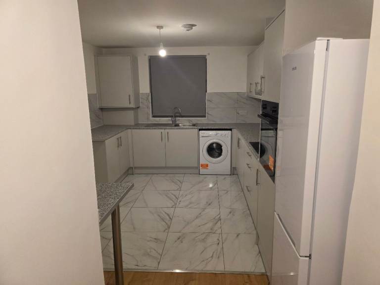 Spacious 3-Bed Family Home with Driveway & Garden – 7 Mins to Norwood Junction