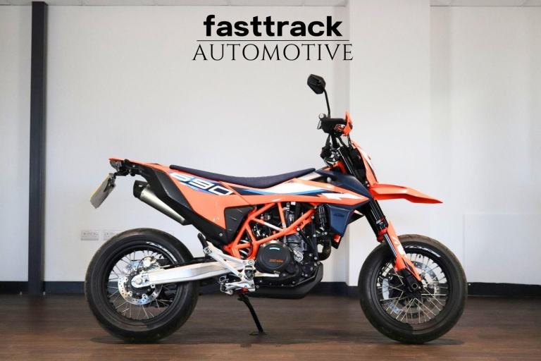 KTM 690 SMCR - 2024 - 3700 MILES - AFTERMARKET EXHAUST 