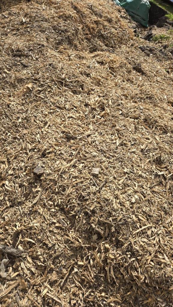 Wood chip & Shredded Wood / Mulch / Wood Chippings Available for Landscaping Gardening 