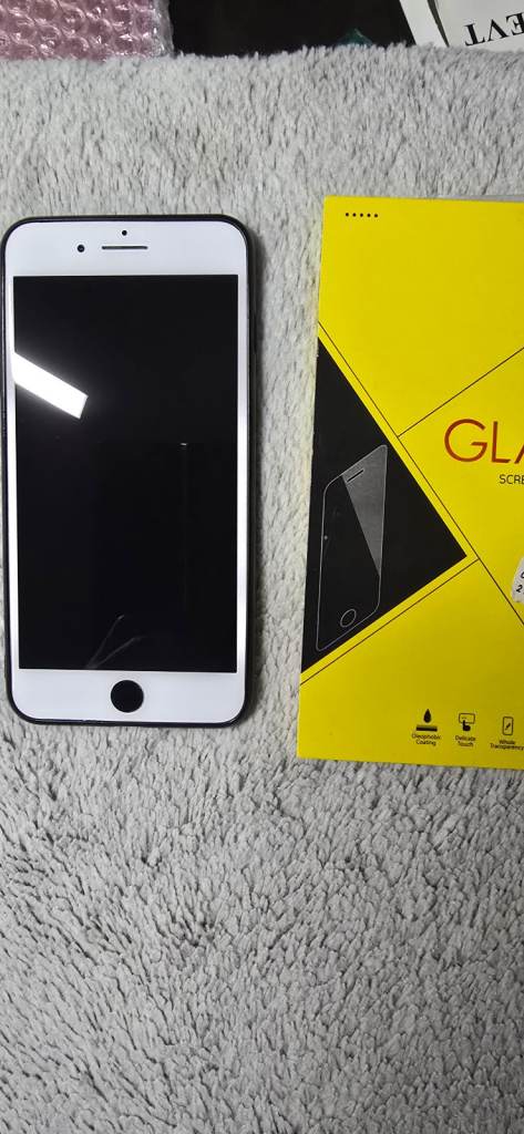 Iphone 7  plus  immaculate screen 32GB 