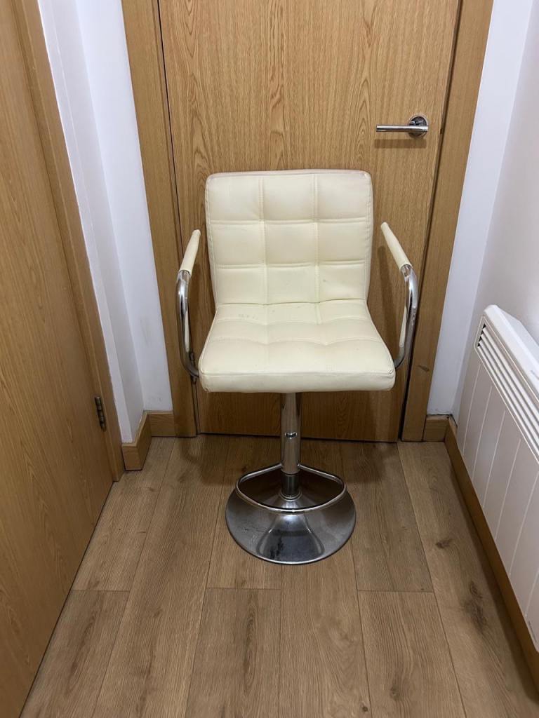 Bar chair