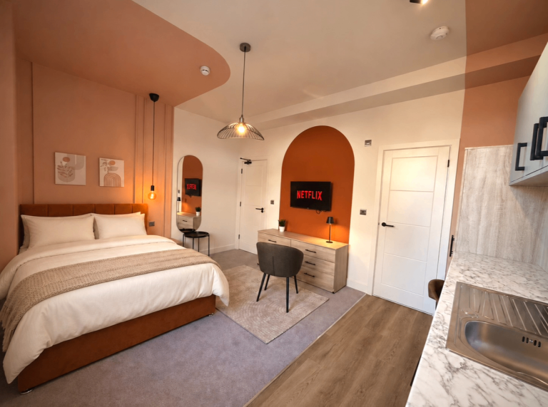 🏡 BRAND NEW ENSUITE WITH PRIVATE KITCHENETTE 