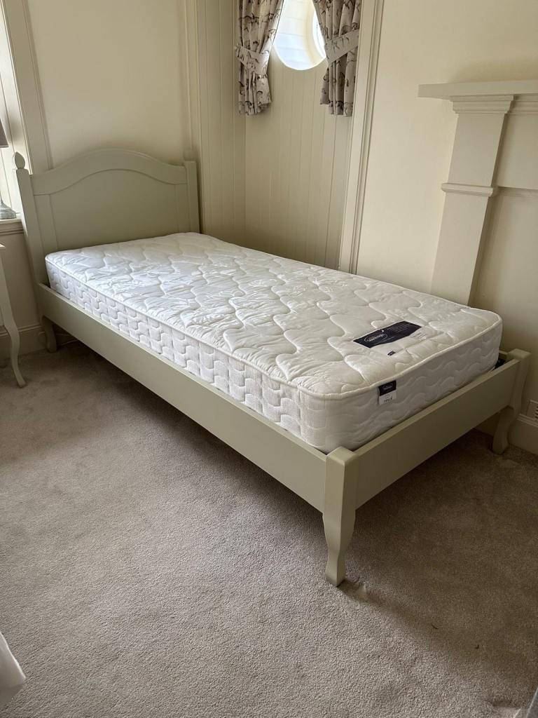 image for Single bed x 2 and mattresses 
