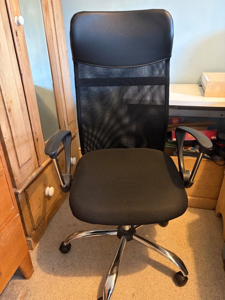 Ergonomic Black Office Chair 