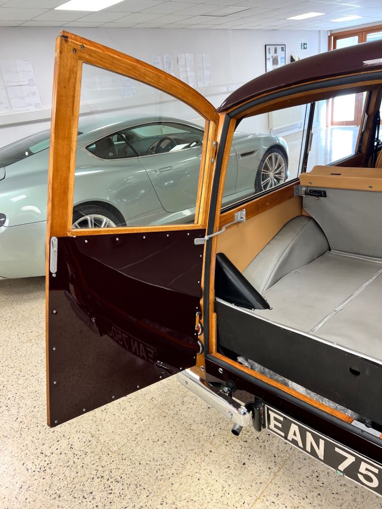 Morris Minor Traveller totally restored to better than new, Immaculate 