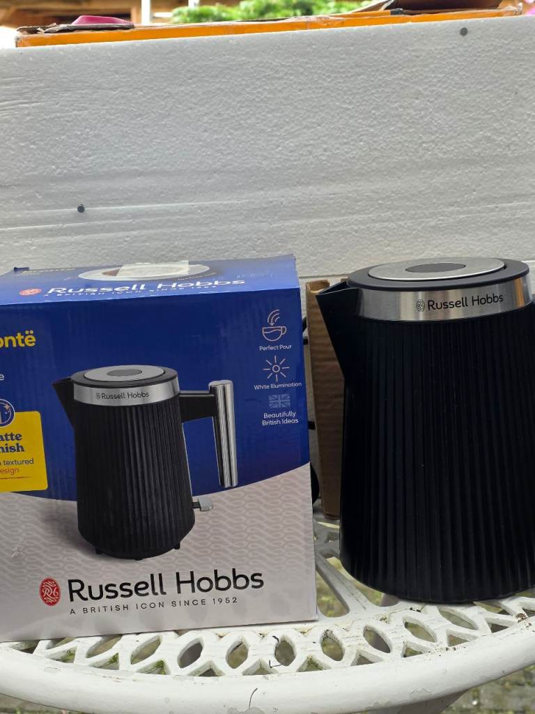 Russell Hobbs Bronte Black Matte Kettle - Brand New in Box