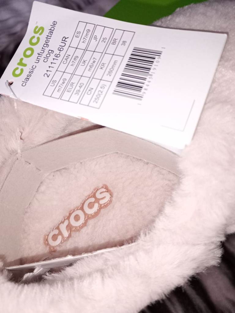 Crocs Pink Brand New 