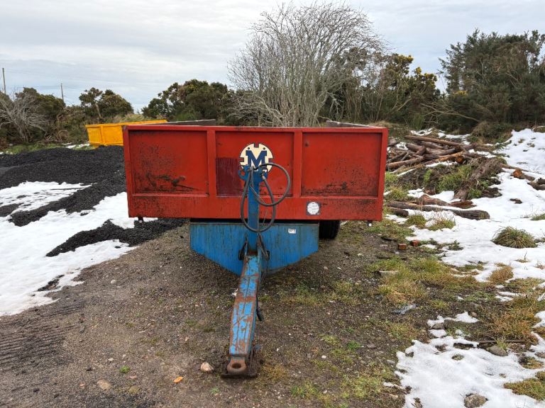 Marshall tipping trailer