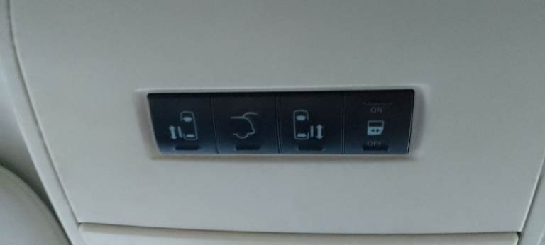 2010 Chrysler Grand Voyager, 2.8 Diesel, Automatic, 7 seats, tow hook, good condition