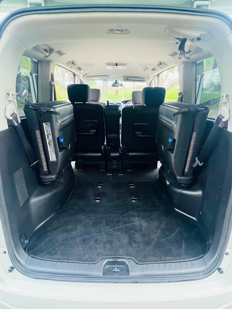 Nissan serena shybrid 2015 automatic 8seats