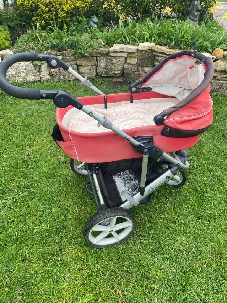 Lightweight Pram for a disabled dog fold up excellent manoeuvrability 
