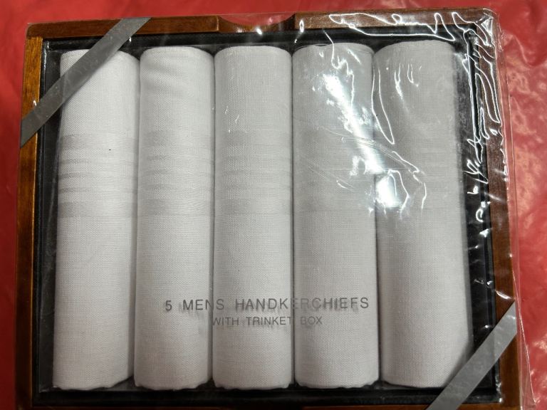 5 Mens Handkerchiefs with Trinket Box – NEW