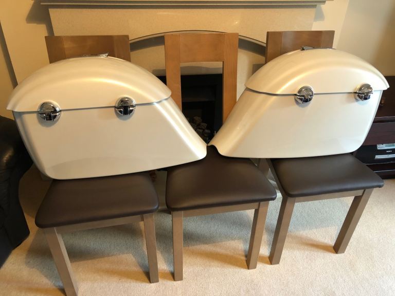 INDIAN CHIEF 111 GENUINE HARD SADDLEBAGS. PANNIERS