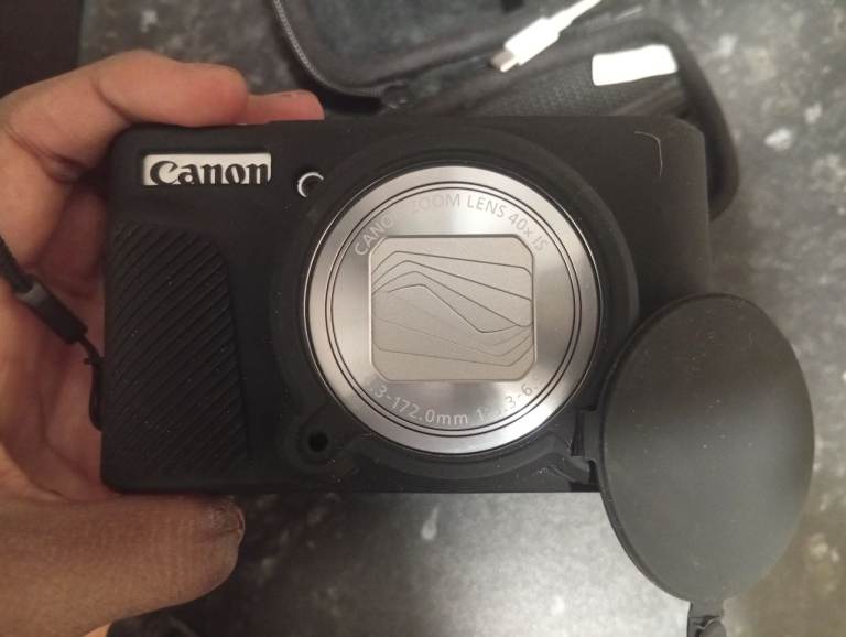 Canon SX740 HS Powershot Digital Camera - silver 