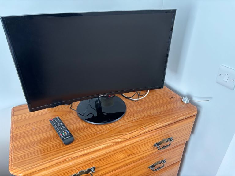 Panasonic Smart TV 28 inch 