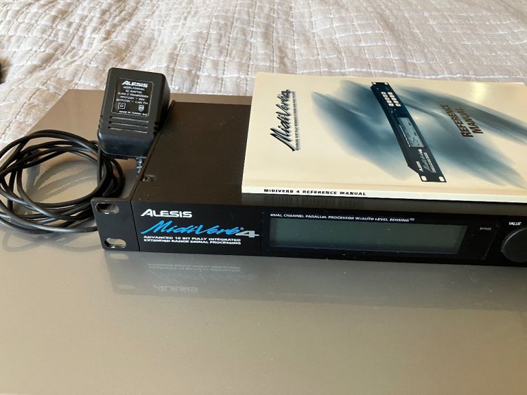 Alesis MidiVerb 4 Digital Multi-FX Processor (Excellent Cond. + Manual & Original PSU)