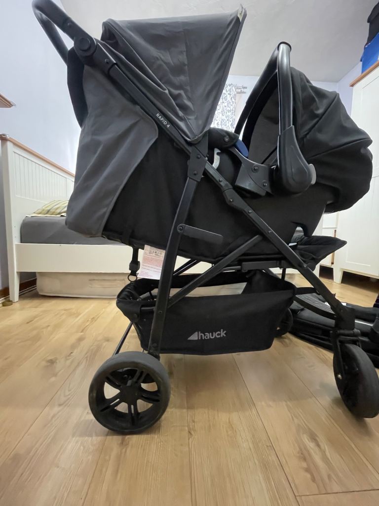 Hauck Trio 4 baby push chair