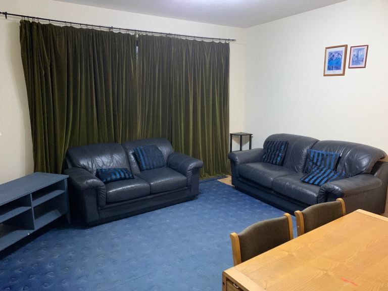 Two bed flat with private garden near Glasgow city centre - for rent