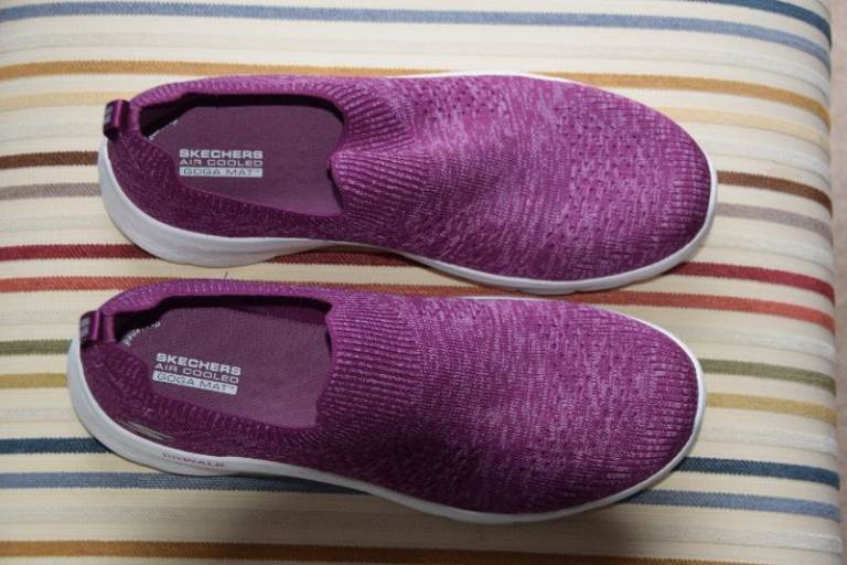 Sketchers Ladies shoes size 8 (Pavers) brand new