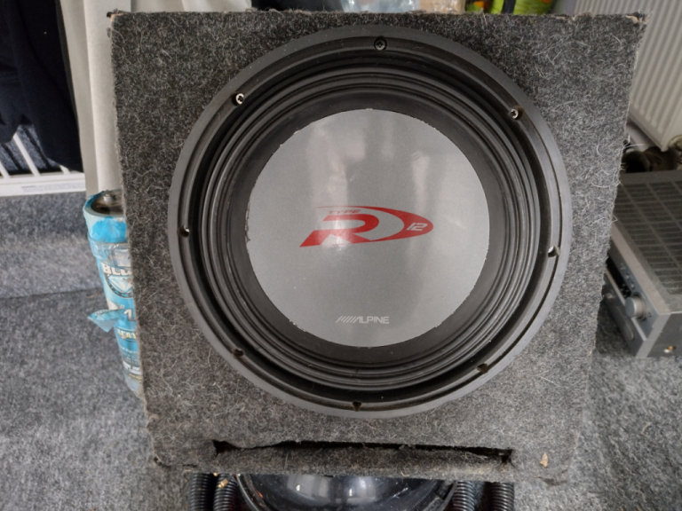 Alpine type r 12 inch sub enclosure