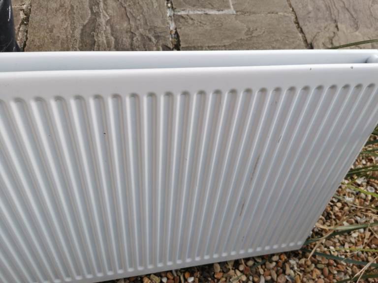 Double white radiator 
