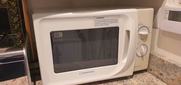 1250W Microwave Cookworks
