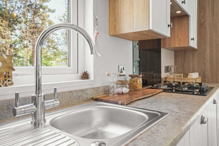 LUXURY LODGE FOR SALE AT BROADLAND SANDS - 11.5 MONTH OWNER SEASON!