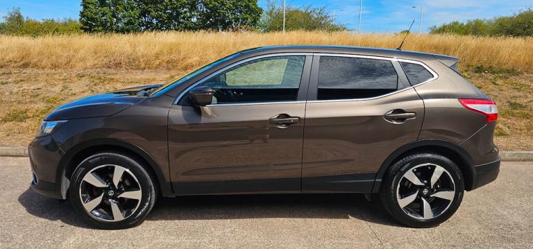 2015 Nissan Qashqai N-TEC DIG-T Hatchback Petrol Manual