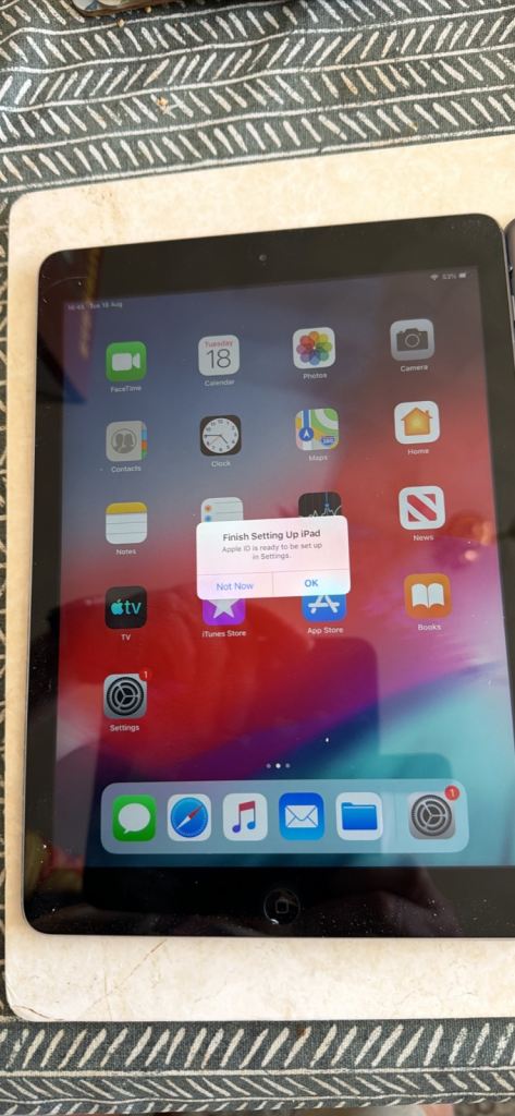 Apple iPad in Space Grey – Good Condition