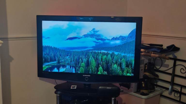 Samsung Flat Screen TV – Black, Fair Condition