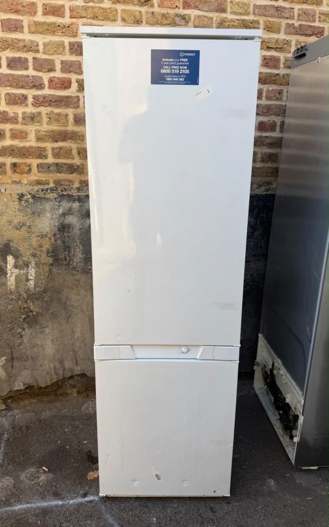 Indesit 70/30 White Integrated Fridge Freezer With Free Delivery 🚚 
