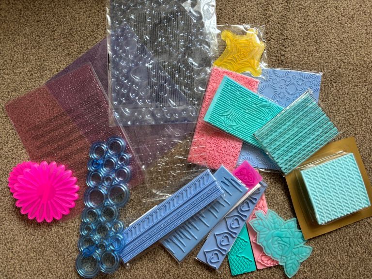 Cake decorating equipment 